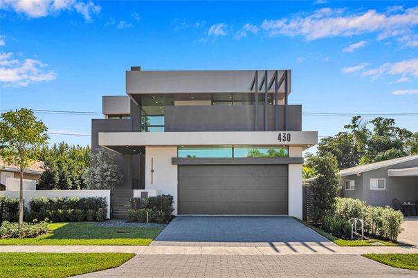 Attached, Exterior, Facade, Modern