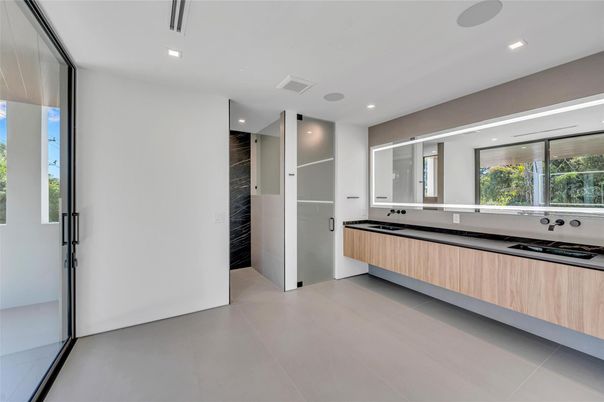 Bathroom, Interior, Recessed Lighting