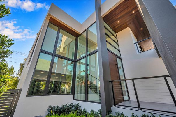 Exterior, Facade, Modern
