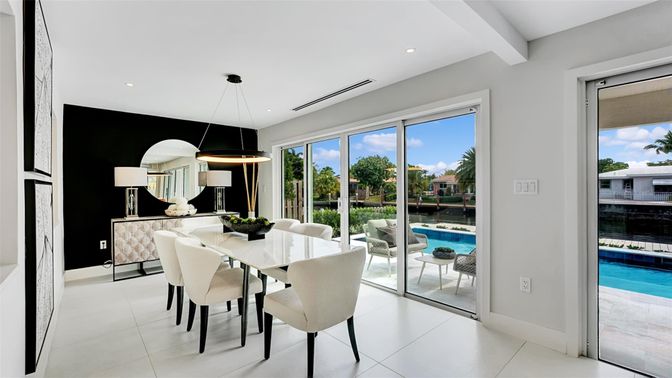 Dining room, Interior, Pendant Lights, Recessed Lighting