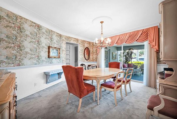 Chandelier, Dining room, Interior
