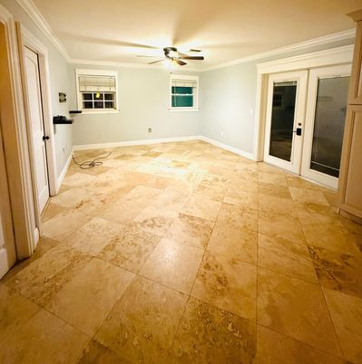 Empty room, Interior