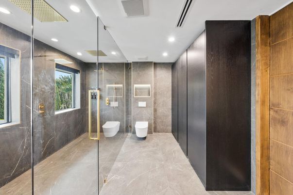 Bathroom, Free Standing Baths, Glass Shower, Interior, Recessed Lighting