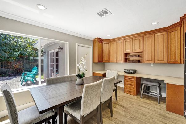 Dining room, Interior, Kitchen, Recessed Lighting, Wood Texture Flooring