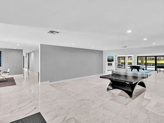 Game Room, Interior, Recessed Lighting