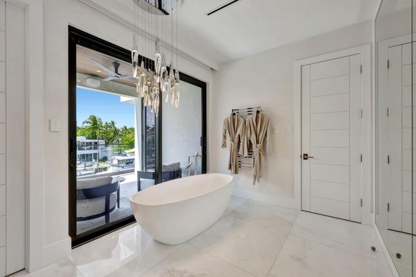 Bathroom, Free Standing Baths, Interior, Pendant Lights