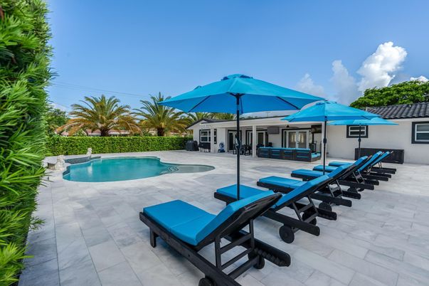 Exterior, Pool