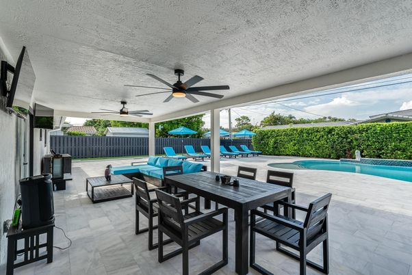 Exterior, Pool