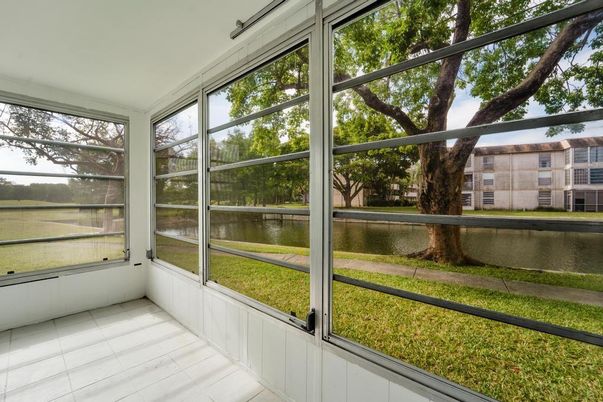 Interior, Sun Room, Water
