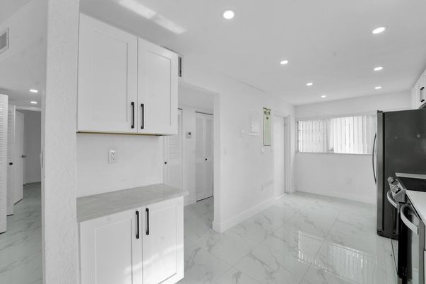 Interior, Kitchen, Marble, Recessed Lighting