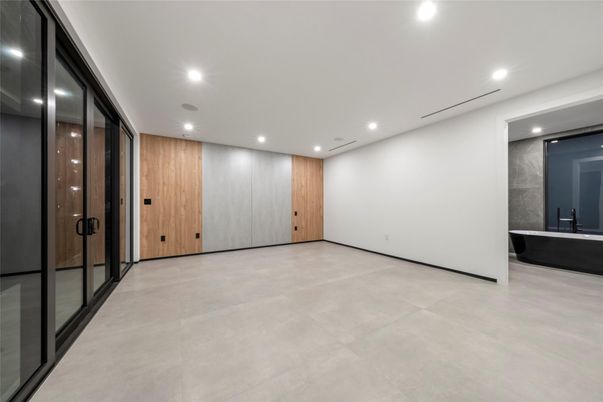 Empty room, Interior, Recessed Lighting
