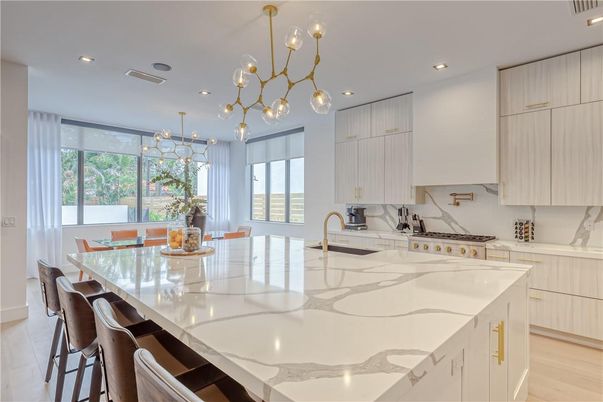 Dining room, Interior, Kitchen, Pendant Lights, Recessed Lighting, Wood Texture Flooring