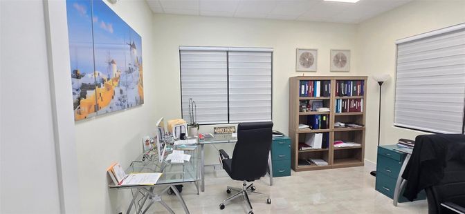 Home Office, Interior