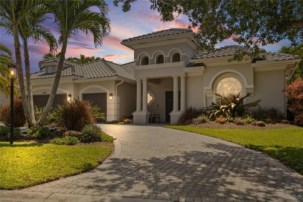 Exterior, Facade, Mediterranean