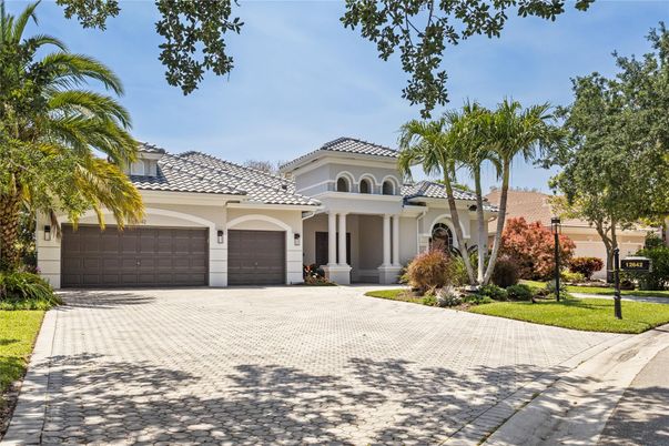 Attached, Exterior, Facade, Mediterranean