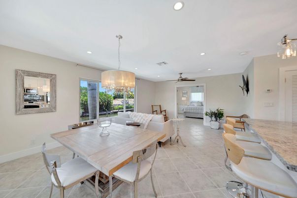 Dining room, Interior, Living room, Recessed Lighting
