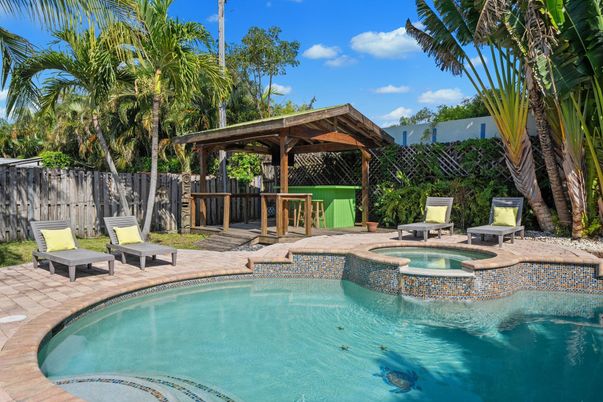 Exterior, Pool