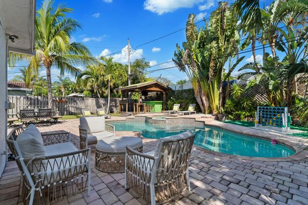 Exterior, Pool