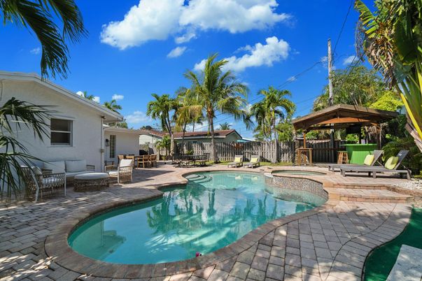 Exterior, Pool