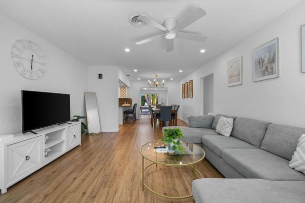 Dining room, Interior, Living room, Pendant Lights, Recessed Lighting, Wood Texture Flooring