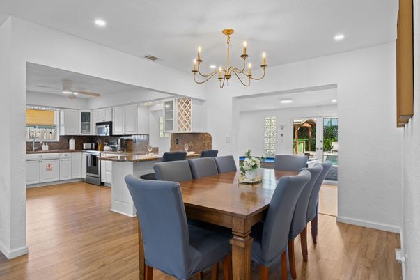 Chandelier, Dining room, Interior, Kitchen, Recessed Lighting, Wood Texture Flooring