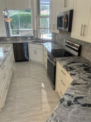 Interior, Kitchen, Pendant Lights, Stainless Steel Appliances