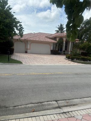 Attached, Exterior, Facade, Spanish Mediterranean