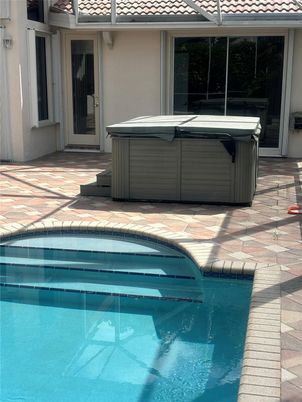 Hot Tub, Interior, Pool, Sun Room
