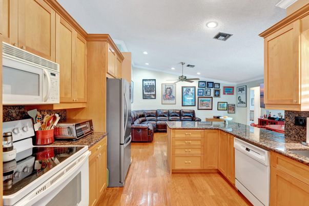 Interior, Kitchen, Living room, Recessed Lighting, Wood Texture Flooring