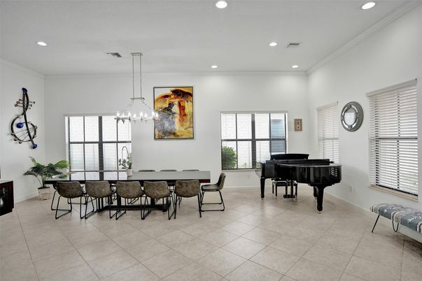 Dining room, Interior, Pendant Lights, Piano, Recessed Lighting