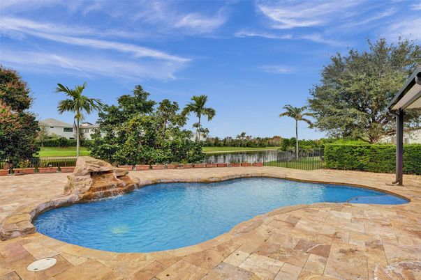 Exterior, Lake, Pool, Water