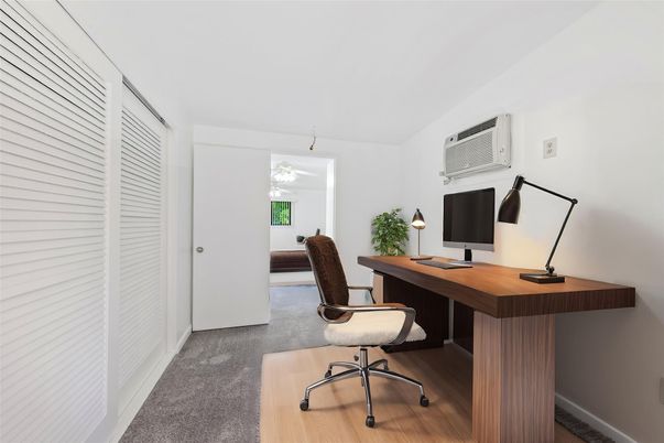 Home Office, Interior