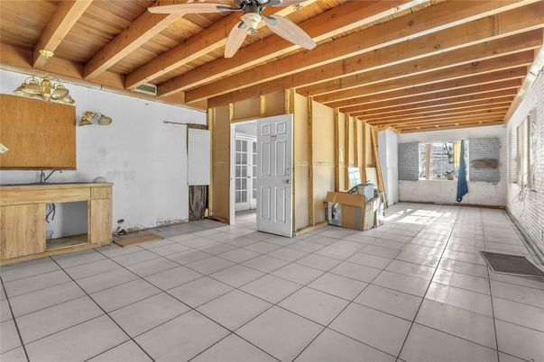 Empty room, Interior, Stone Walls, Wooden Beams, Wooden Ceilings