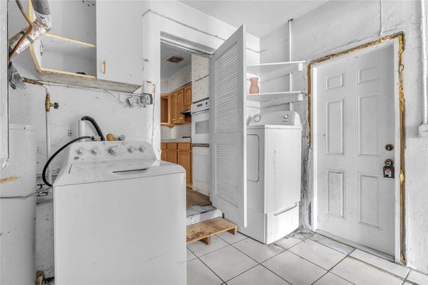 Interior, Utility Closets, Washer