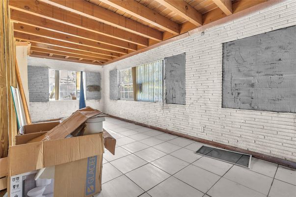 Empty room, Interior, Stone Walls, Wooden Beams, Wooden Ceilings