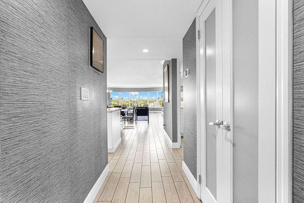 Interior, Recessed Lighting, Water, Wood Texture Flooring