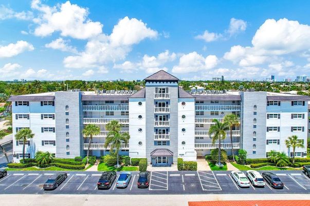 Exterior, Facade, Condo Building