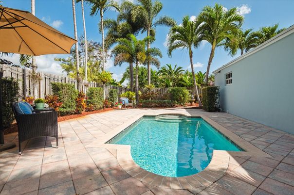 Exterior, Pool