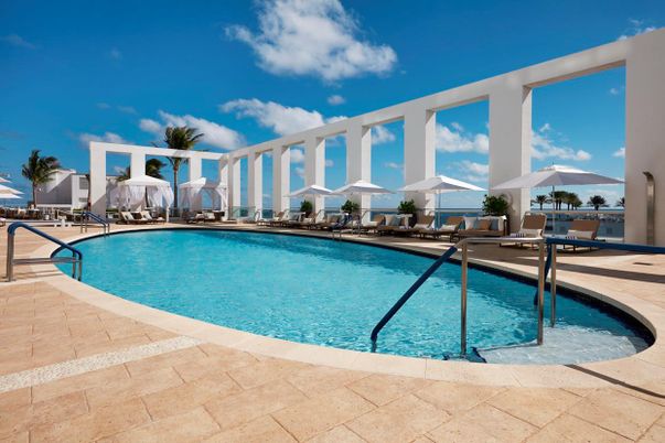 Exterior, Pool