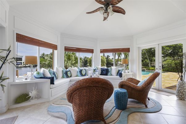 Interior, Living room, Sun Room, Water