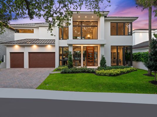 Attached, Exterior, Facade, Modern