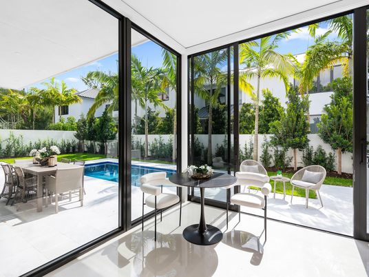 Interior, Pool, Sun Room