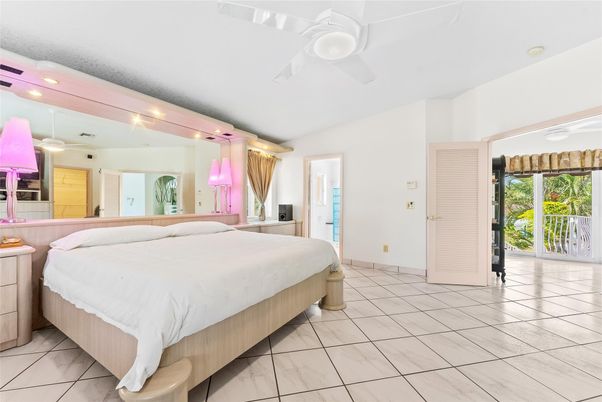 Bedroom, Interior, Marble, Recessed Lighting
