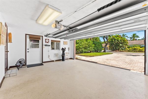 Garage, Interior