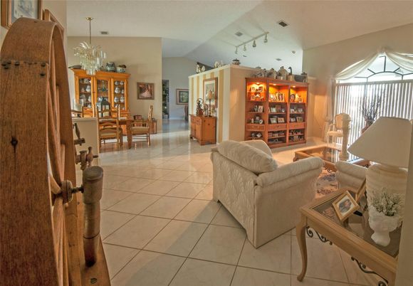 Chandelier, Dining room, Interior, Living room