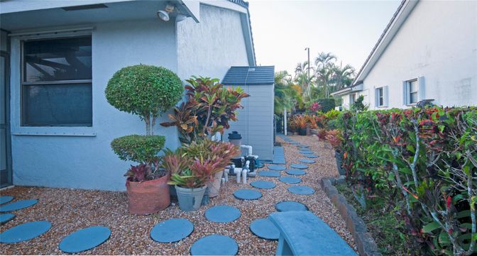 Backyard, Exterior