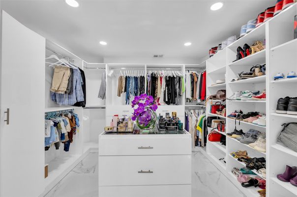 Interior, Marble, Recessed Lighting, Walk-in Closets