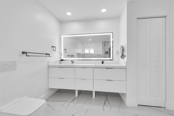 Bathroom, Dual Sink Vanities, Interior, Marble, Recessed Lighting