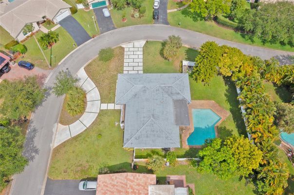 Exterior, Drone
