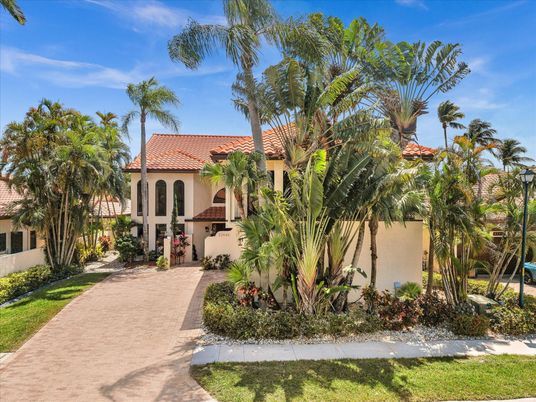 Exterior, Facade, Spanish Mediterranean